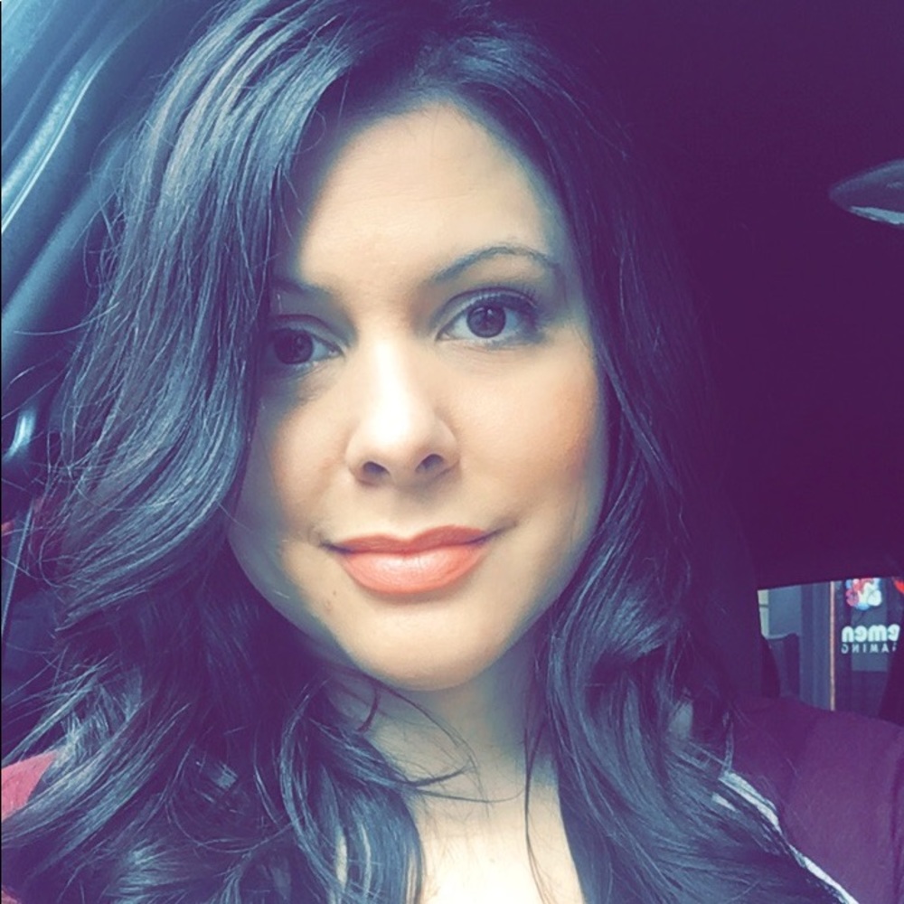 Meet your Posher, Angela